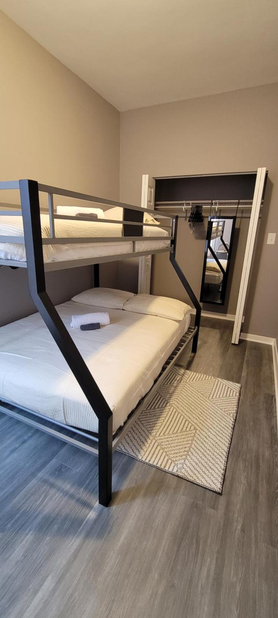 Chicago Avenue Inn Экстерьер фото